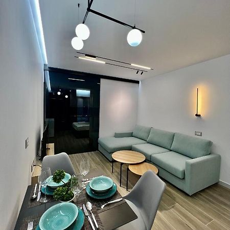 Deluxe Apartment Bllok Tirana Buitenkant foto