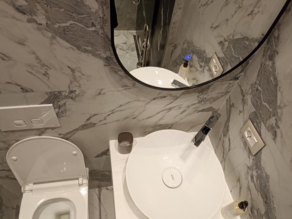 Deluxe Apartment Bllok Tirana Buitenkant foto