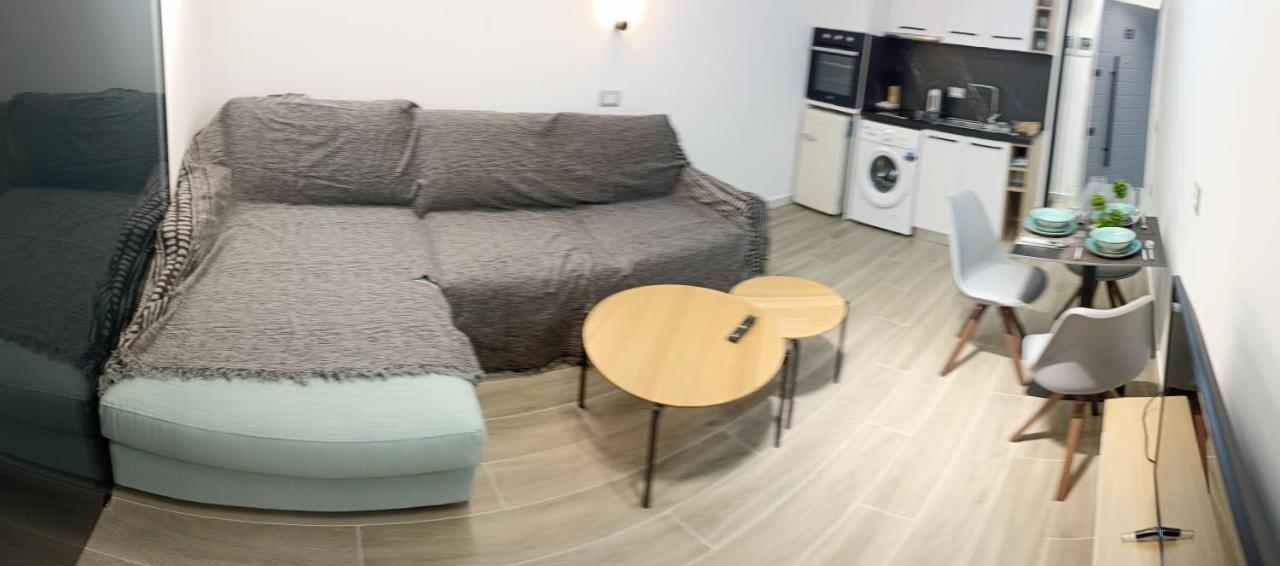 Deluxe Apartment Bllok Tirana Buitenkant foto