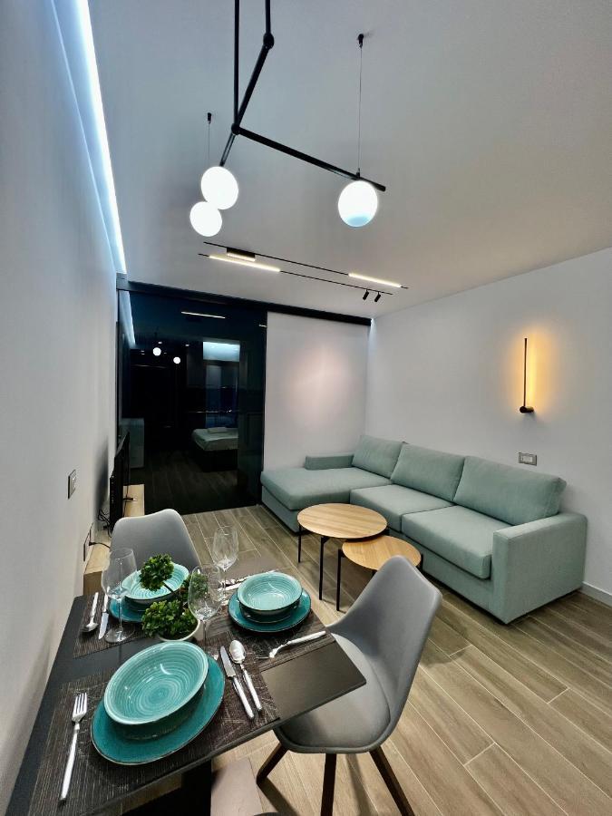 Deluxe Apartment Bllok Tirana Buitenkant foto