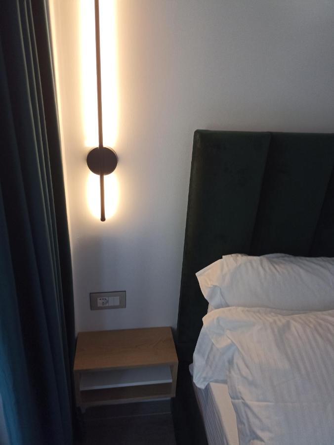Deluxe Apartment Bllok Tirana Buitenkant foto